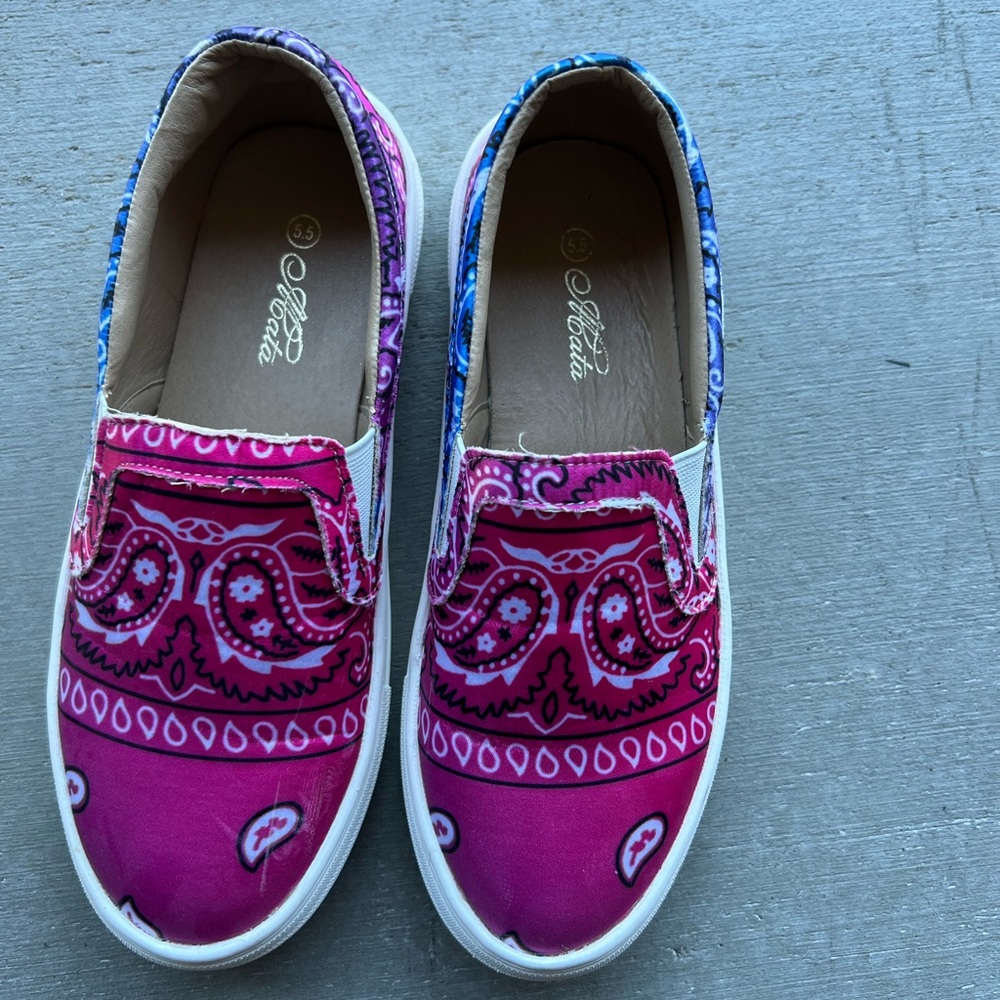 Mata bandanna style shoes size 5.5